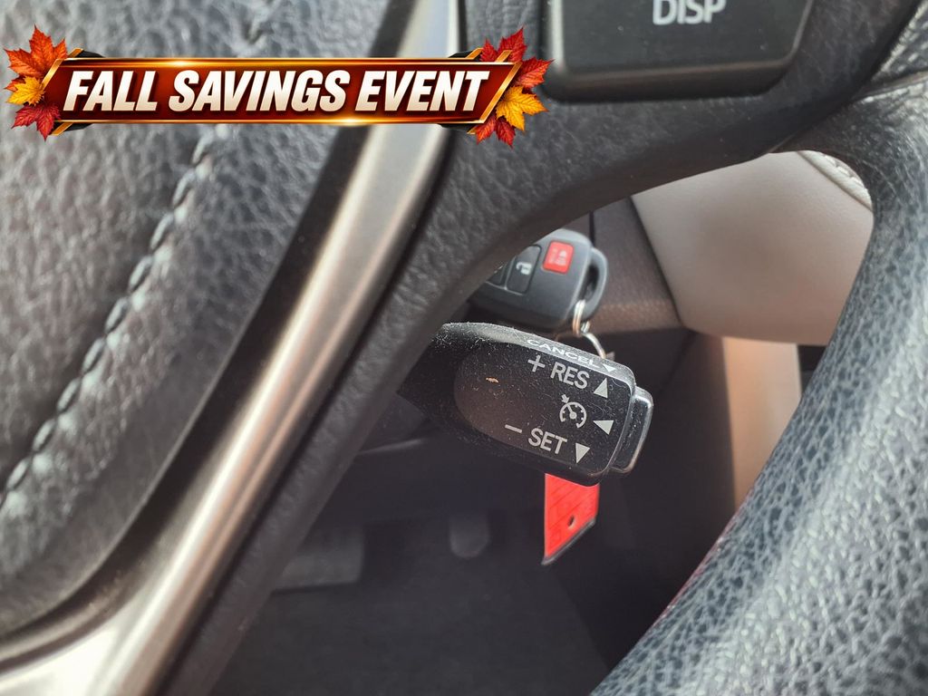 Used 2013 Classic Silver Metallic Toyota XLE image 19