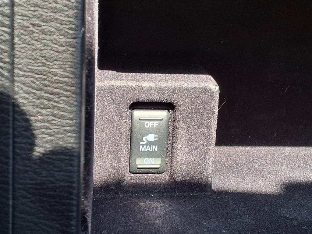 Used 2020 Gun Metallic Nissan SL image 24