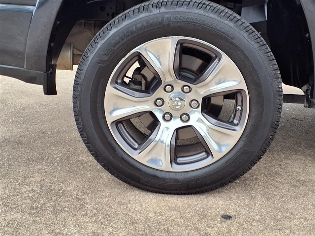 Used 2019 Maximum Steel Metallic Clearcoat Ram Laramie image 9