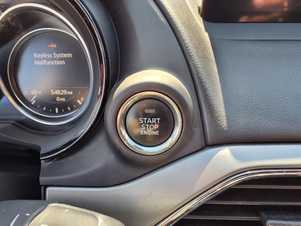 Used 2022 Snowflake White Pearl Mica Mazda Touring image 14