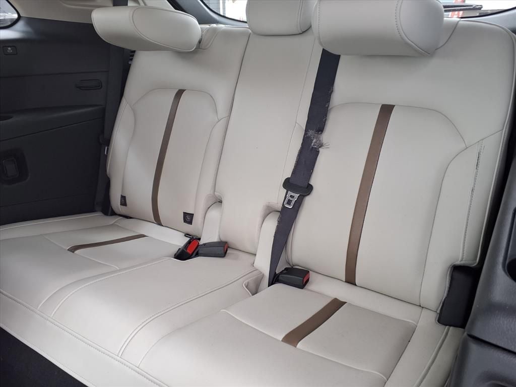 Used 2024 White Mazda 3.3 Turbo Premium Plus image 12