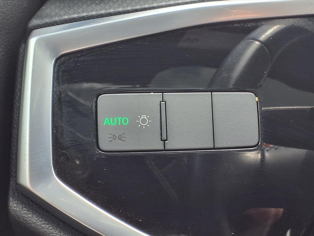 Used 2019 Ibis White Audi 2.0T Premium image 17