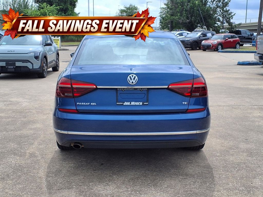 Used 2017 Blue Metallic Volkswagen SEL Premium image 8