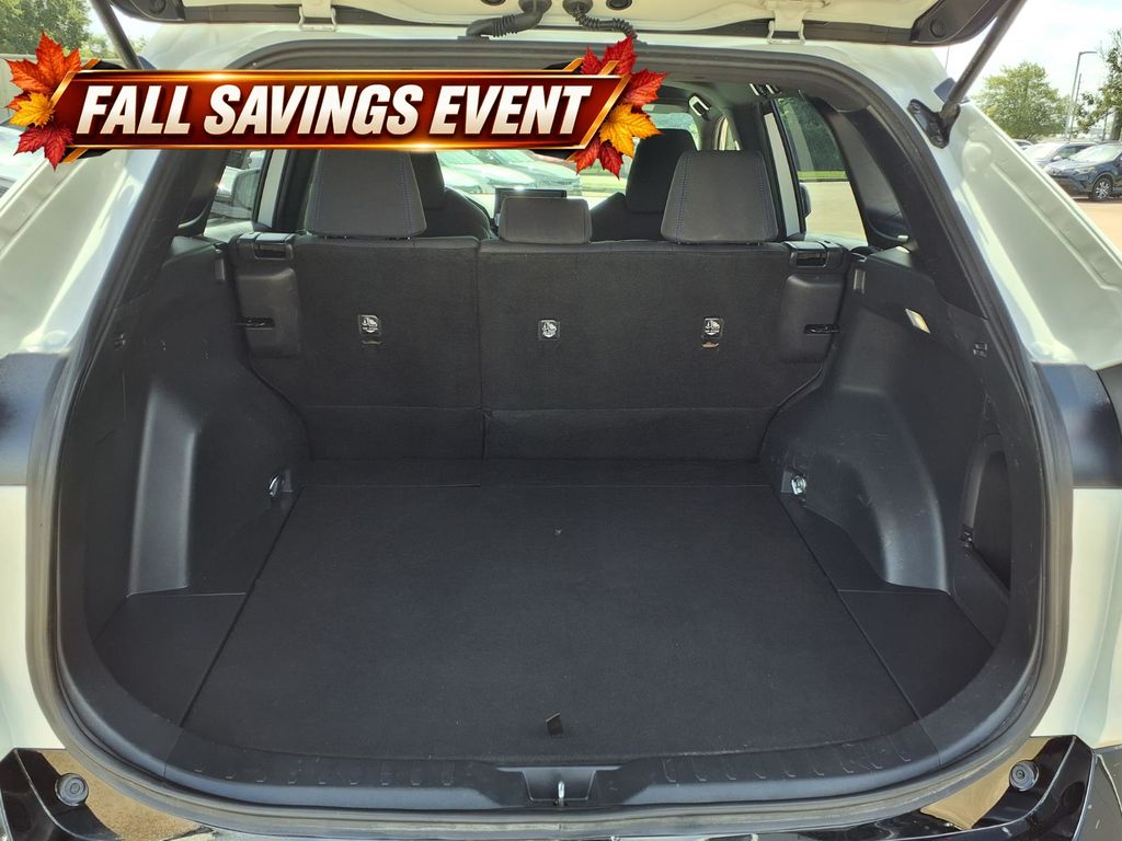 Used 2022 Blizzard Pearl Toyota SE image 12