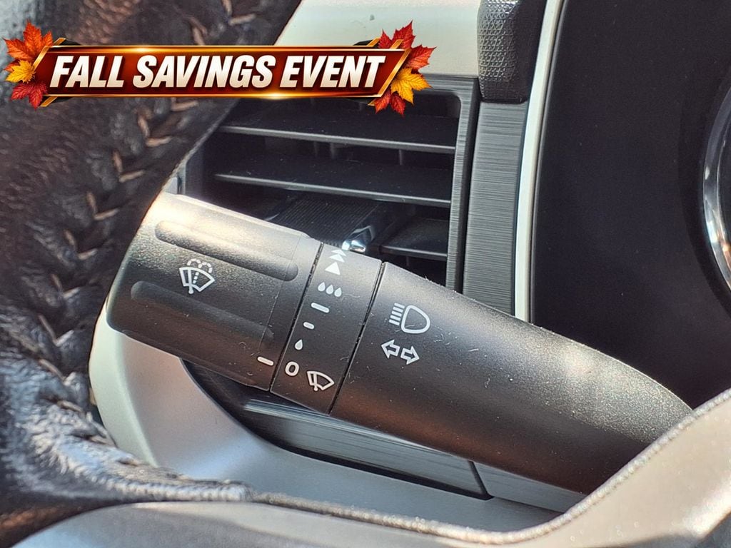 Used 2022 Oxford White Ford XLT image 24