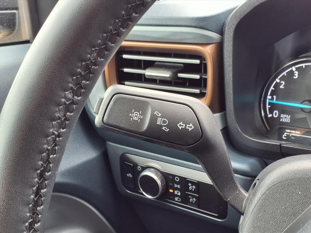 Used 2024 Cactus Gray Ford Lariat image 19