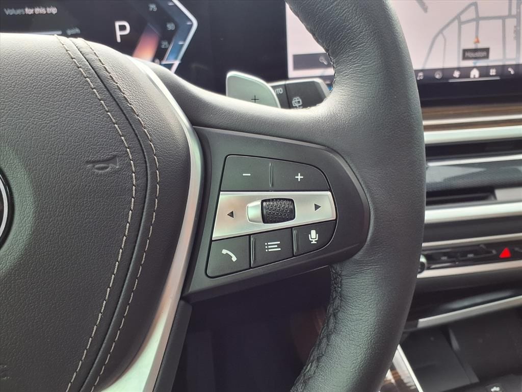 Used 2025 Alpine White BMW sDrive40i image 20