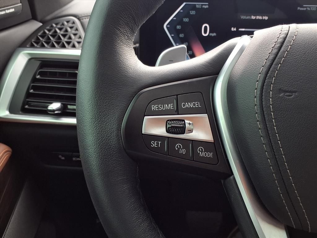 Used 2025 Alpine White BMW sDrive40i image 19