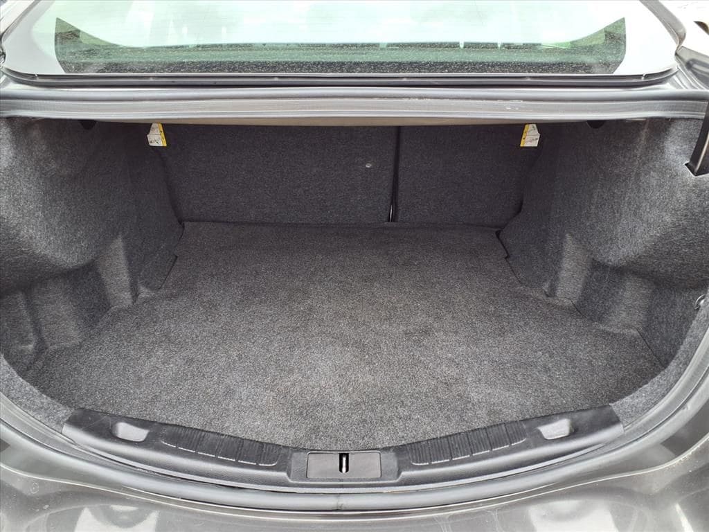 Used 2017 Magnetic Ford SE image 16