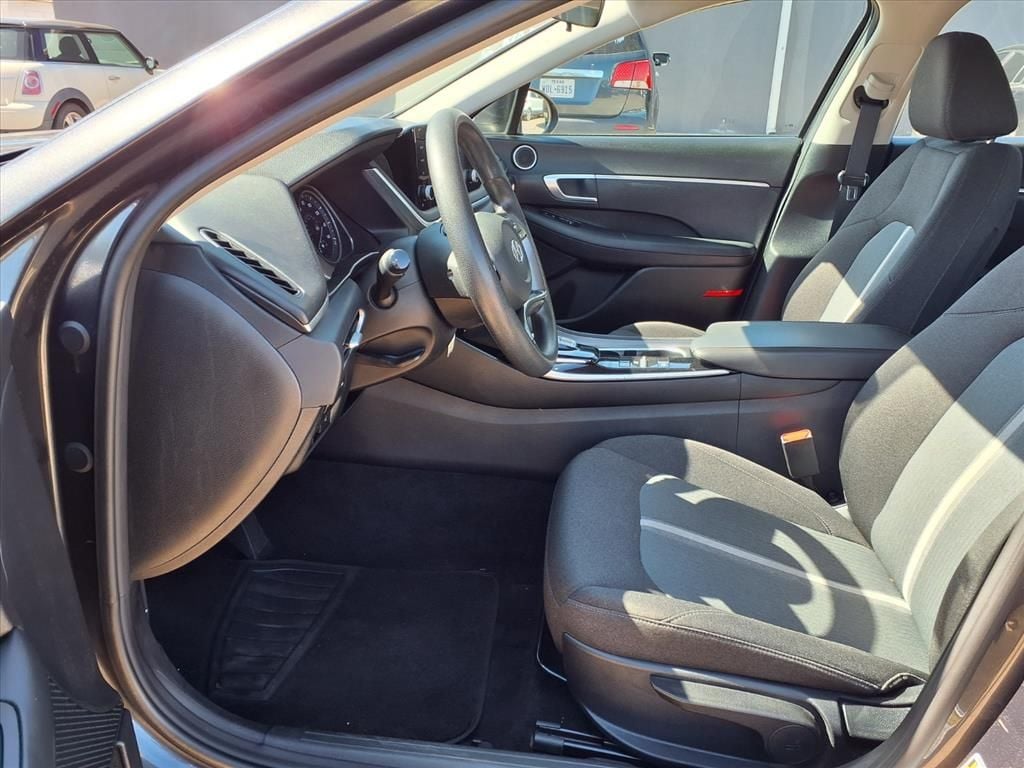 Used 2021 Portofino Gray Hyundai SE image 10