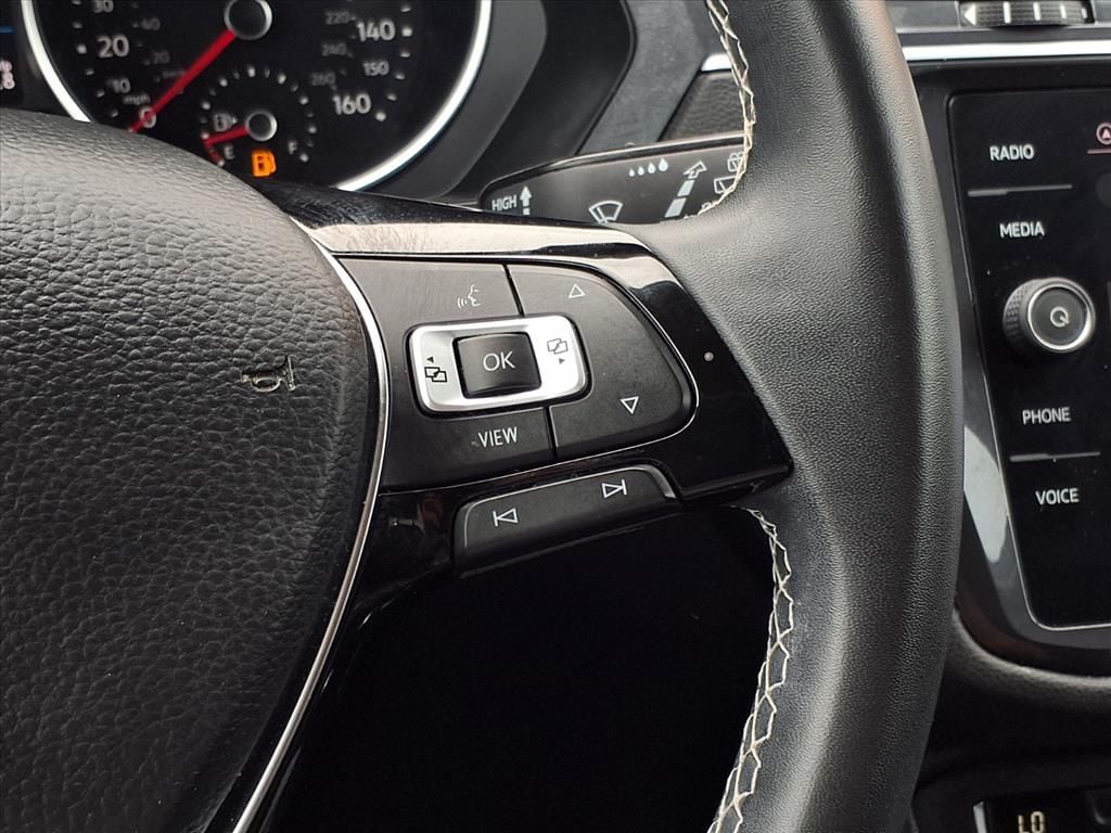 Used 2021 Pure White Volkswagen 2.0T SE image 18