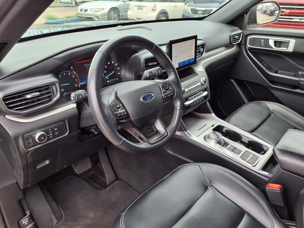 Used 2020 Blue Ford XLT image 12