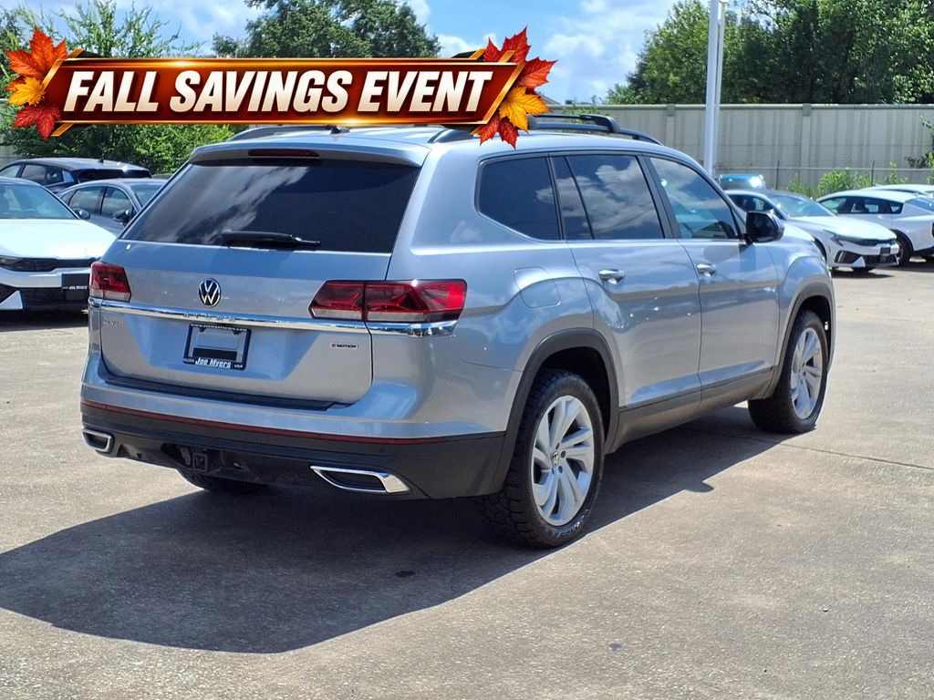 Used 2022  Volkswagen 3.6L V6 SE w/Technology image 4