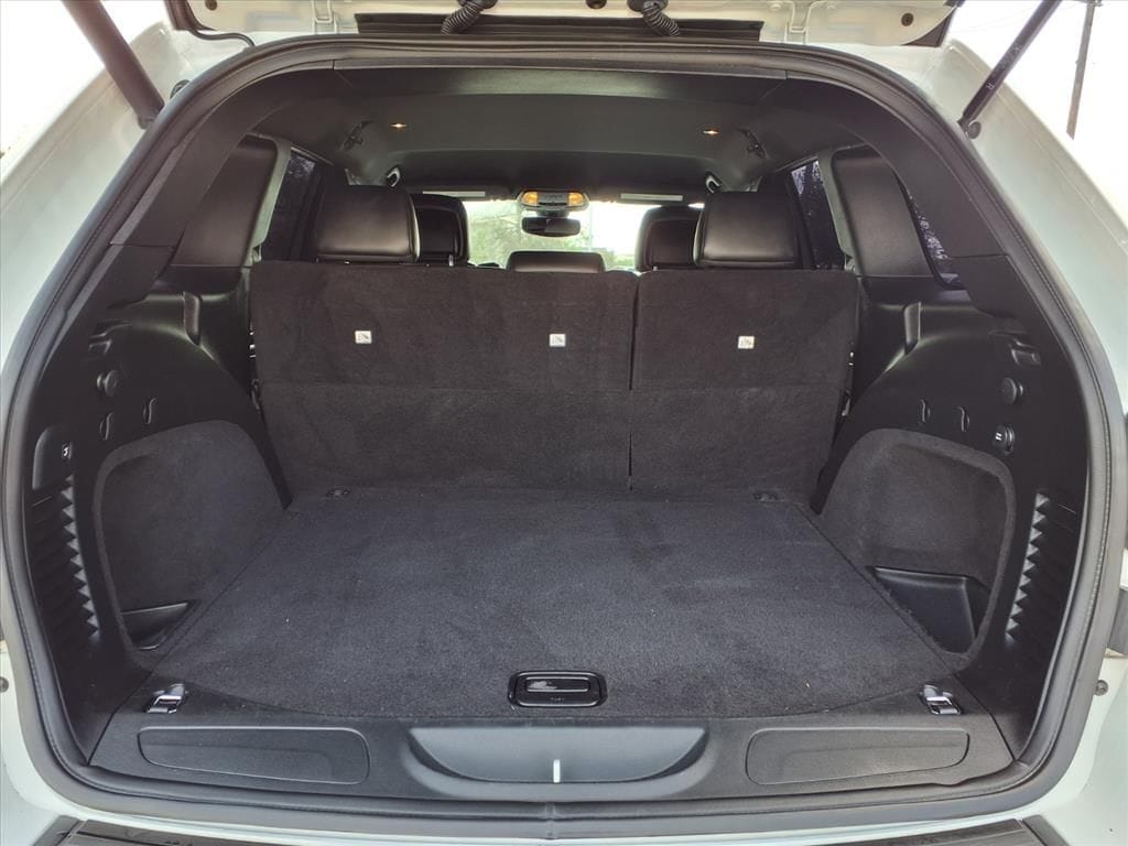 Used 2020 Bright White Clearcoat Jeep Altitude image 12