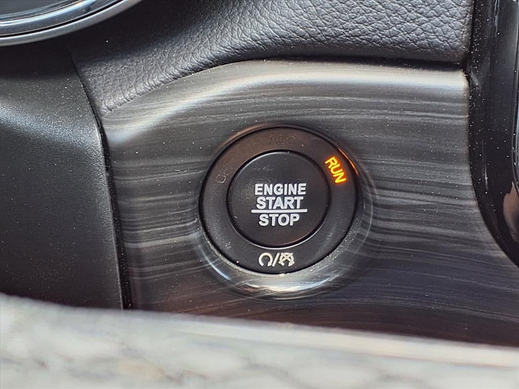 Used 2020 Bright White Clearcoat Jeep Altitude image 14