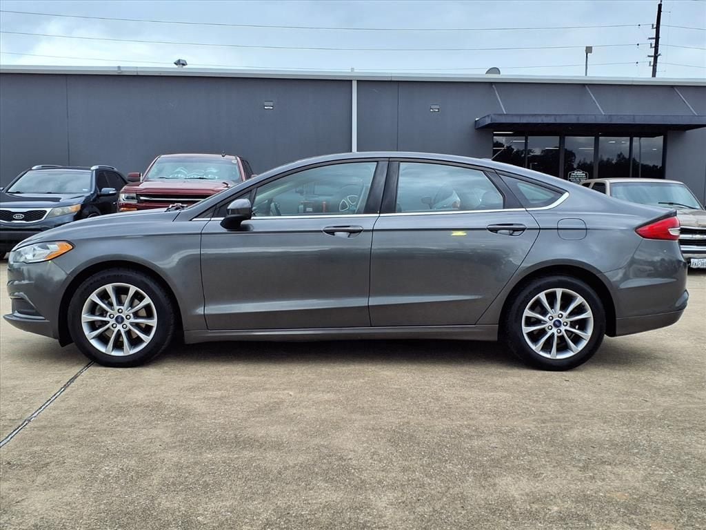 Used 2017 Magnetic Ford SE image 5