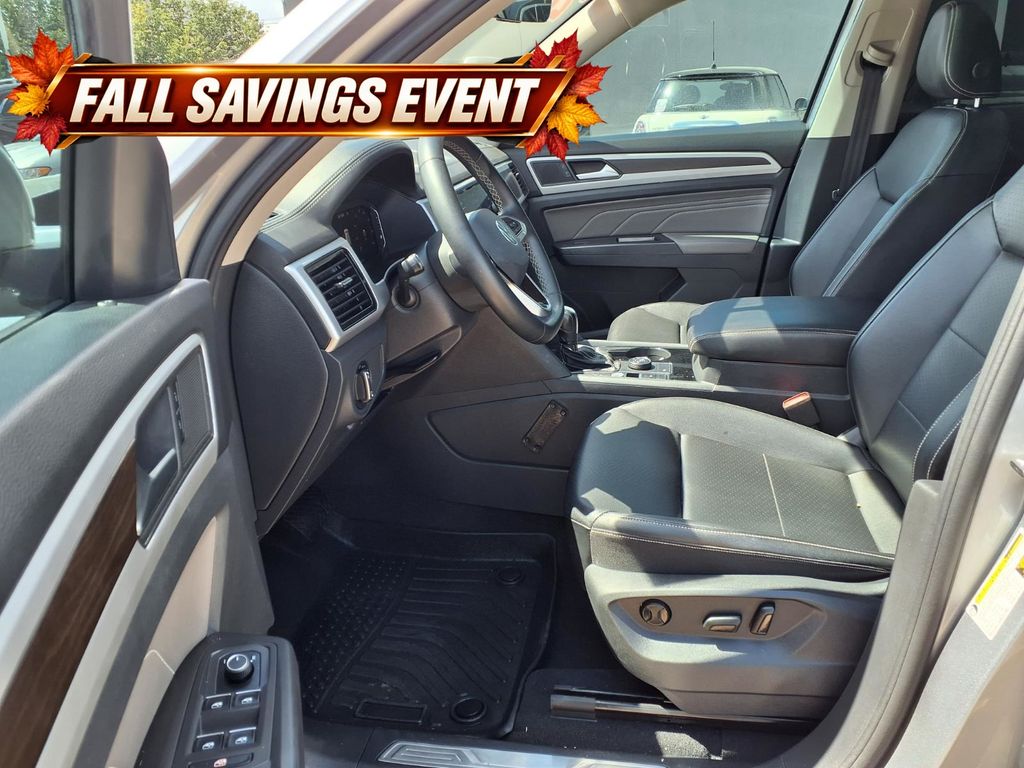Used 2022  Volkswagen 3.6L V6 SE w/Technology image 11