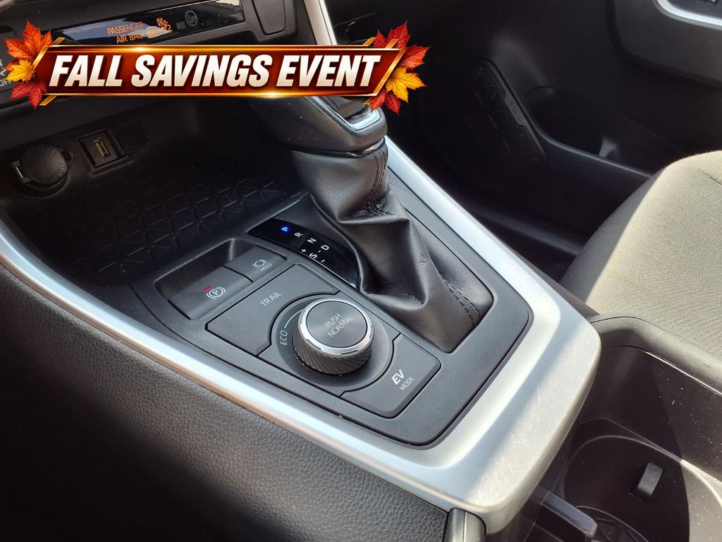 Used 2022 Blizzard Pearl Toyota SE image 19