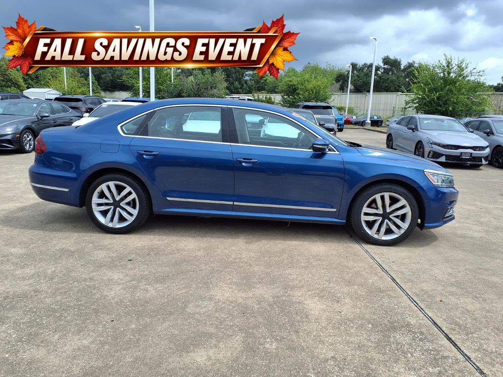 Used 2017 Blue Metallic Volkswagen SEL Premium image 6