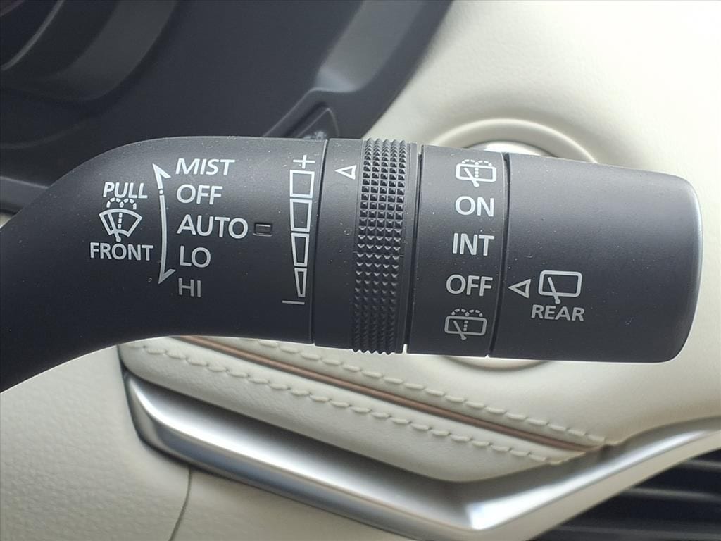 Used 2024 White Mazda 3.3 Turbo Premium Plus image 17