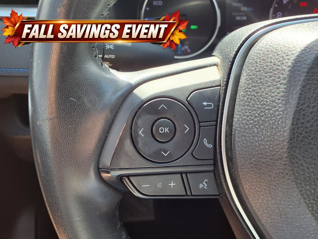 Used 2022 Blizzard Pearl Toyota SE image 17