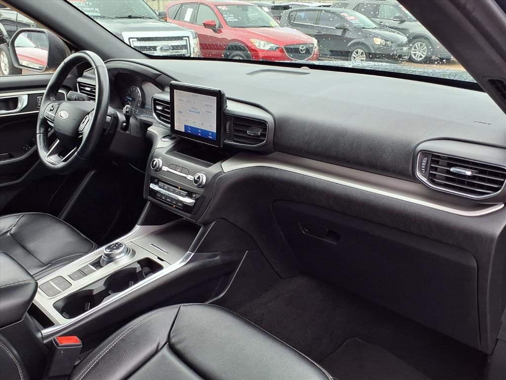 Used 2020 Blue Ford XLT image 17