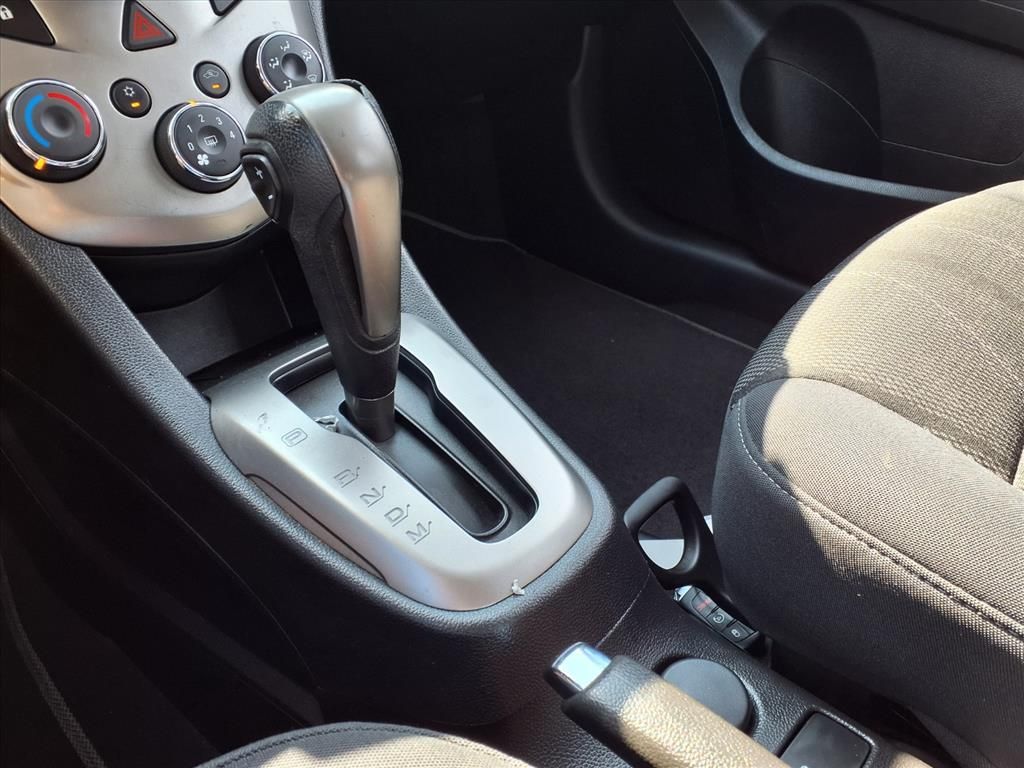 Used 2015 Black Granite Metallic Chevrolet LT image 18