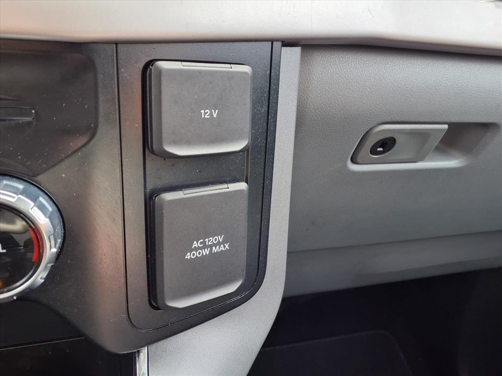 Used 2023 Iconic Silver Metallic Ford XLT image 22