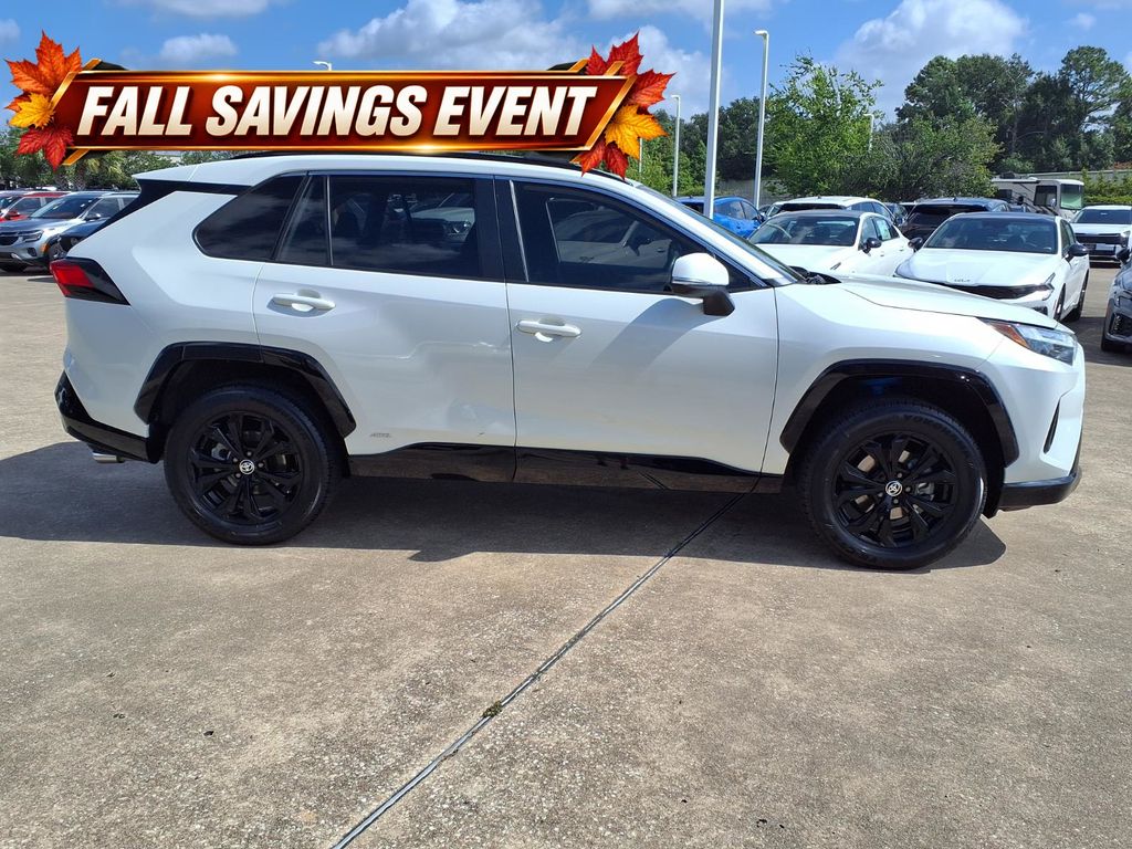 Used 2022 Blizzard Pearl Toyota SE image 6