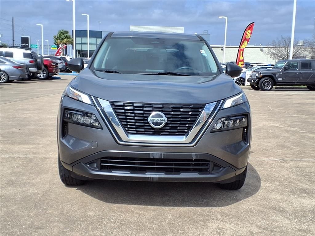 Used 2021 Gun Metallic Nissan S image 25