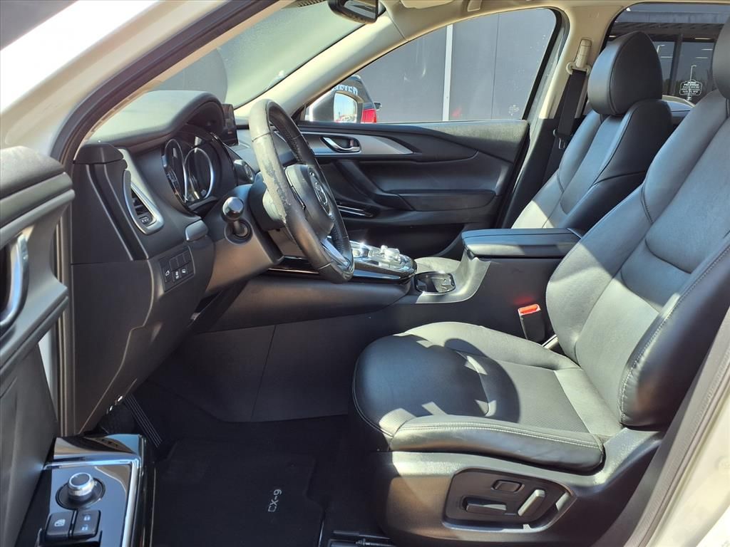 Used 2022 Snowflake White Pearl Mica Mazda Touring image 10