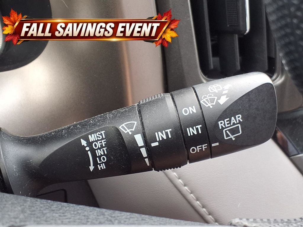 Used 2013 Classic Silver Metallic Toyota XLE image 23