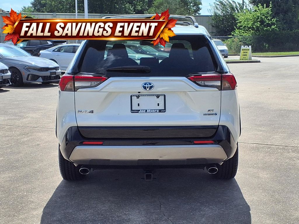 Used 2022 Blizzard Pearl Toyota SE image 8