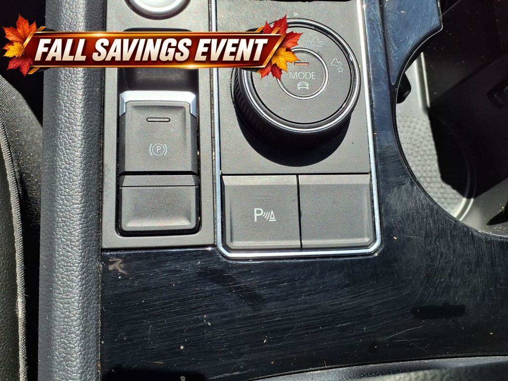 Used 2022  Volkswagen 3.6L V6 SE w/Technology image 23