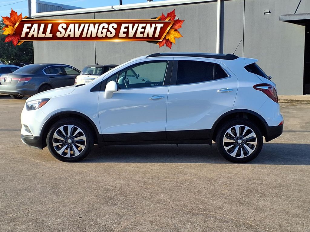 Used 2021 Summit White Buick Preferred image 5