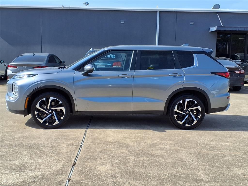 Used 2024 Gray Mitsubishi SE image 5