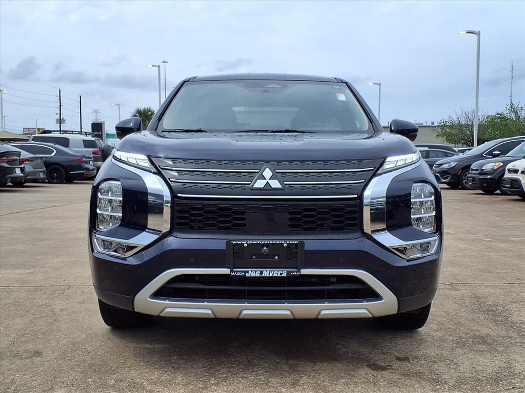 Used 2024  Mitsubishi SE image 3