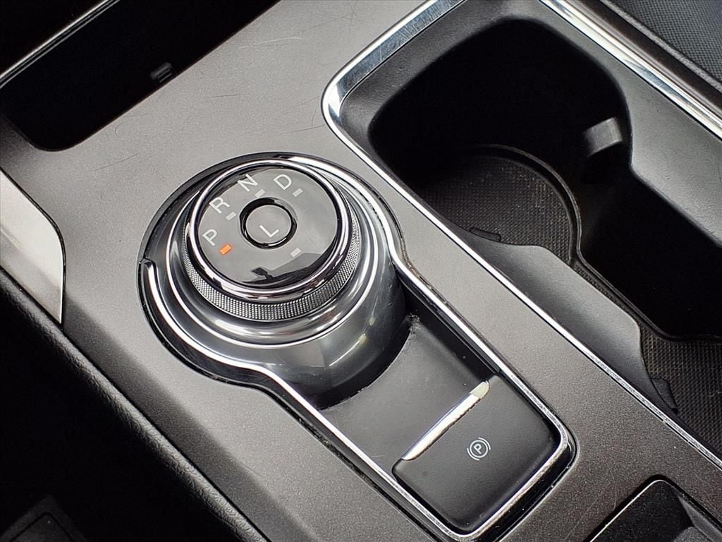 Used 2017 Magnetic Ford SE image 29