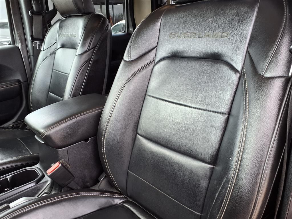 Used 2021 Granite Crystal Metallic Clearcoat Jeep Overland image 7