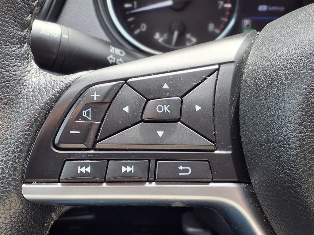 Used 2019 Caspian Blue Metallic Nissan SV image 15