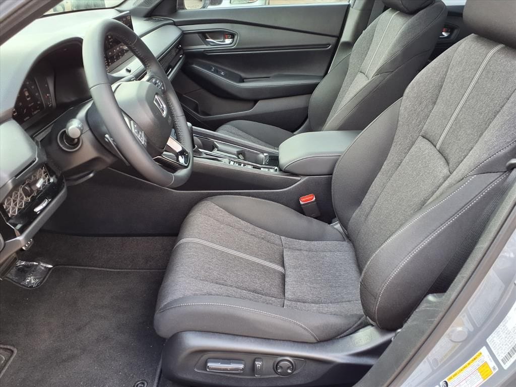 Used 2025 Gray Honda Sport image 6