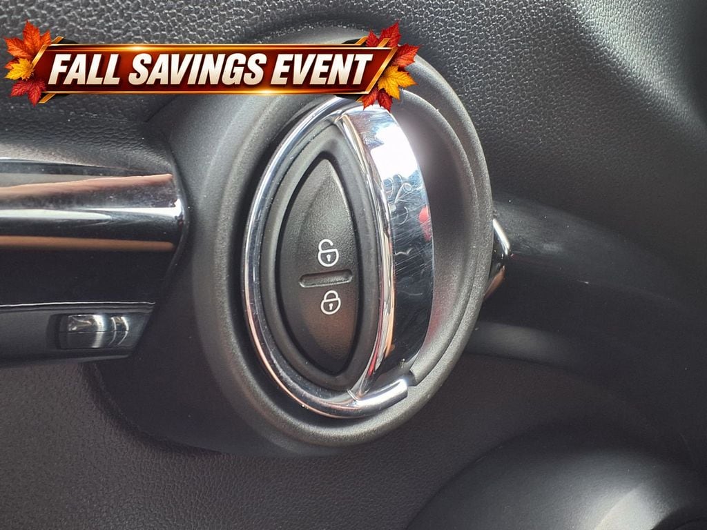 Used 2014 Blazing Red MINI Base image 23