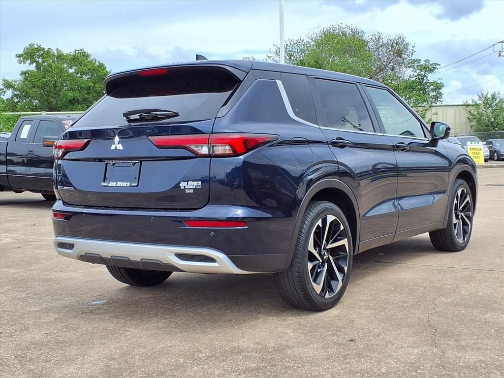 Used 2024  Mitsubishi SE image 7