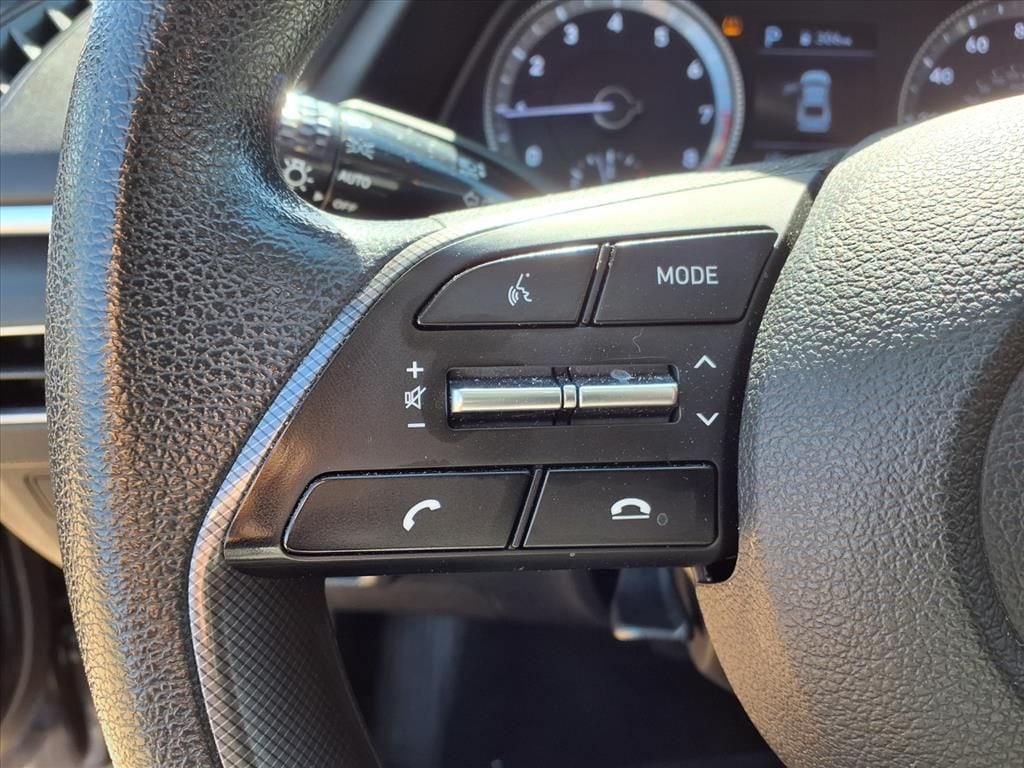 Used 2021 Portofino Gray Hyundai SE image 16