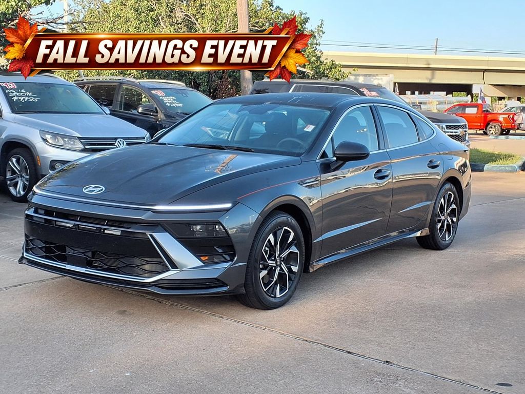 Used 2025 Portofino Gray Hyundai SEL image 3
