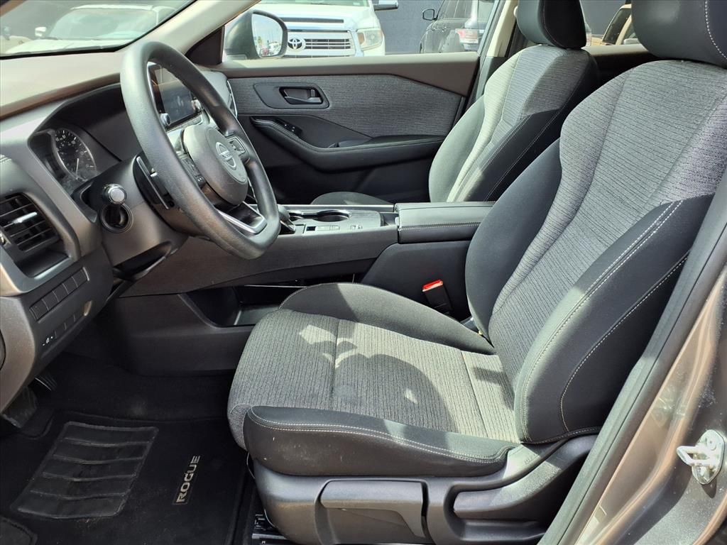 Used 2021 Gun Metallic Nissan S image 6