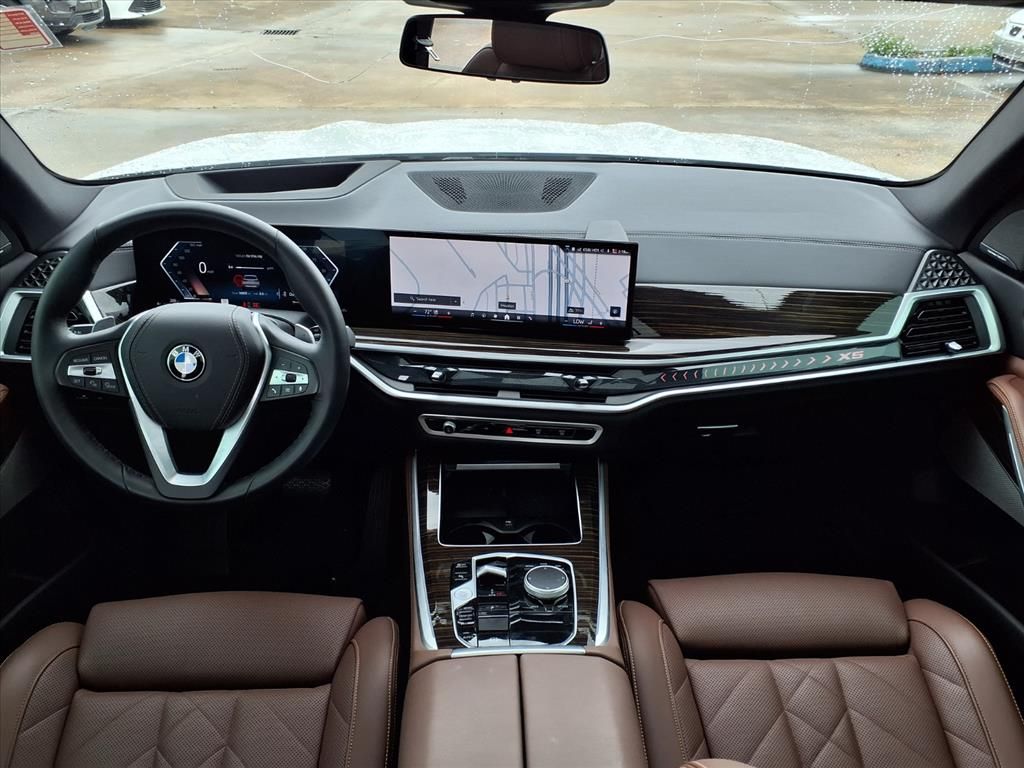 Used 2025 Alpine White BMW sDrive40i image 14