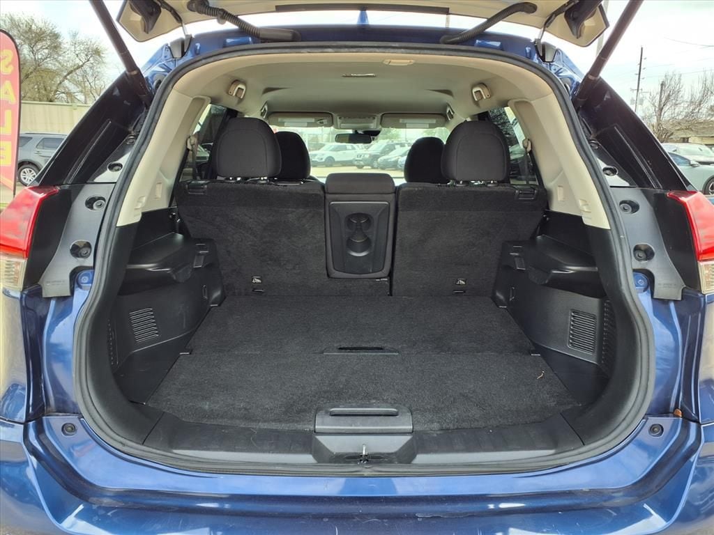 Used 2019 Caspian Blue Metallic Nissan SV image 29