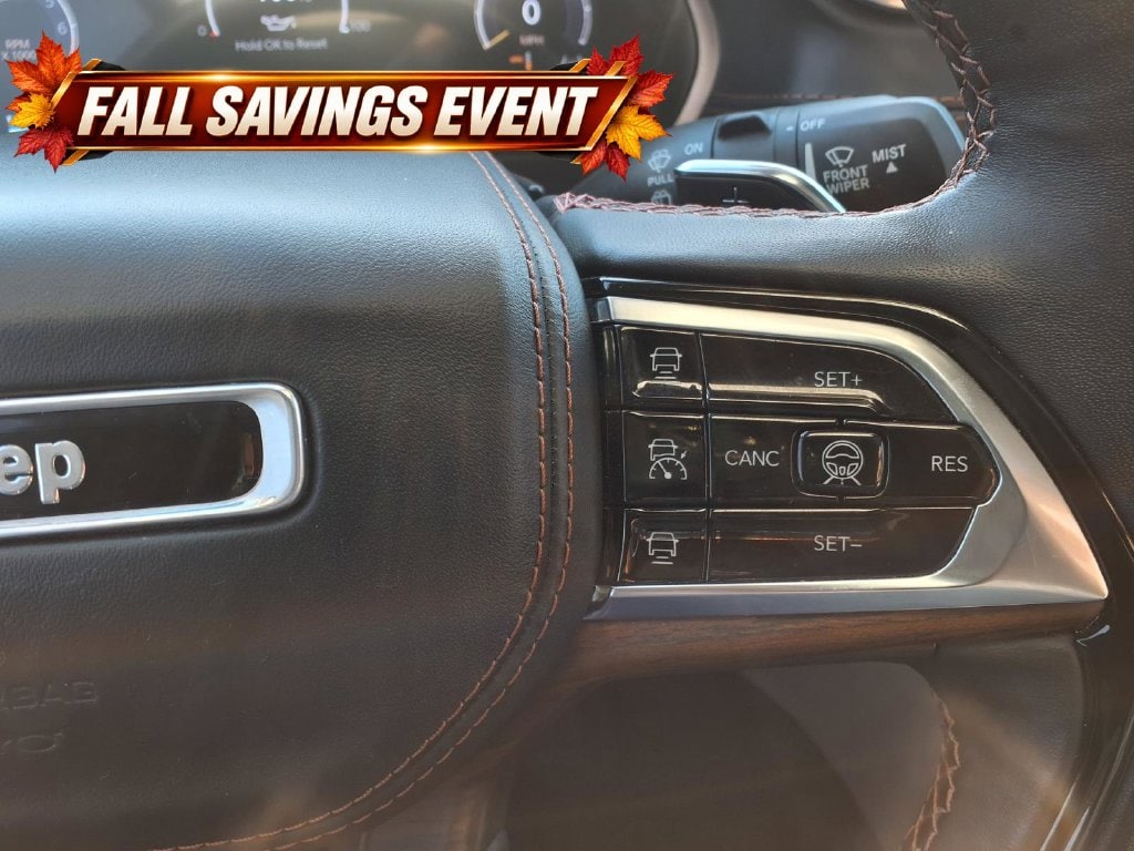 Used 2022 Diamond Black Crystal Pearlcoat Jeep Summit image 21
