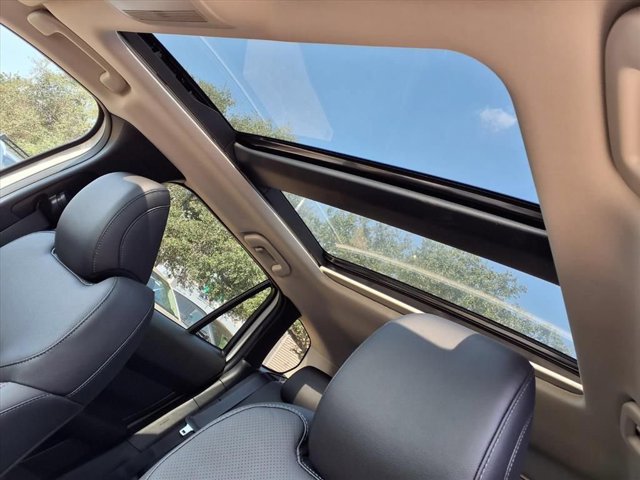 New 2025 Wind Chill Pearl Mazda 2.5 Turbo Premium AWD image 6